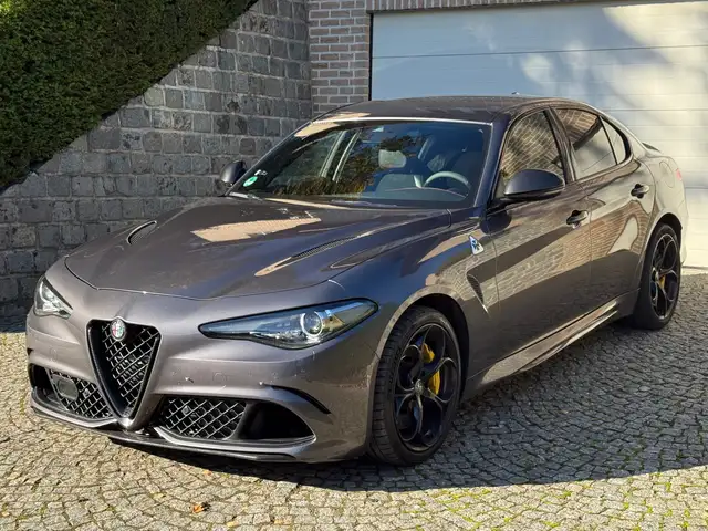 Alfa Romeo Giulia Giulia Quadrifoglio 2.9 V6 Bi-Turbo AT8