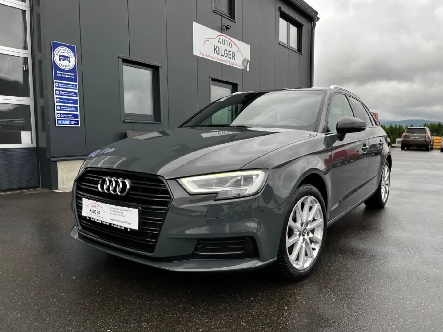 Audi A3 Sportback 35 TFSI design / App, DAB, LED Gris - 1