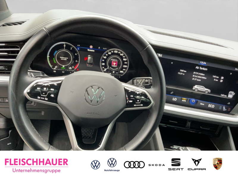 Volkswagen Touareg Elegance 4Motion 3.0 TSI DSG eHybrid HUD AHK-el. k — photo 10