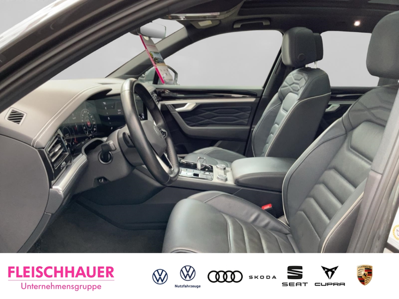 Volkswagen Touareg Elegance 4Motion 3.0 TSI DSG eHybrid HUD AHK-el. k — photo 9