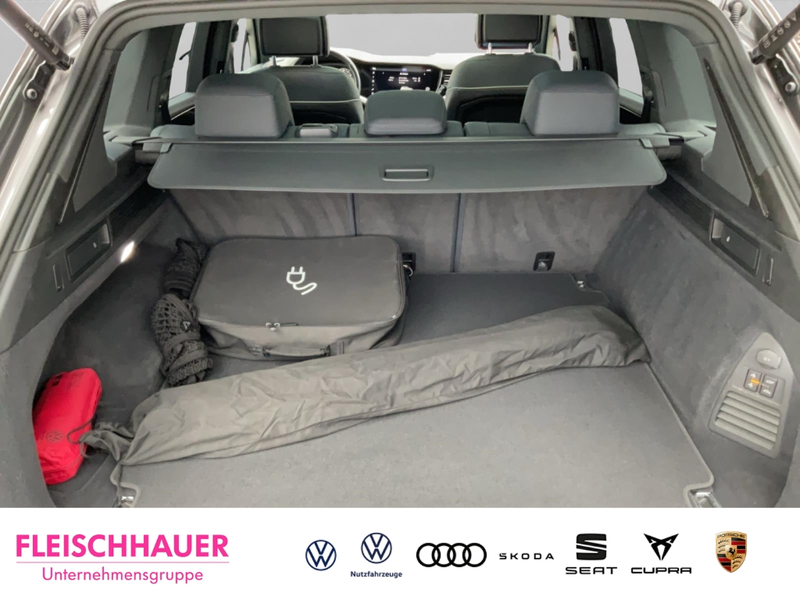Volkswagen Touareg Elegance 4Motion 3.0 TSI DSG eHybrid HUD AHK-el. k — photo 8