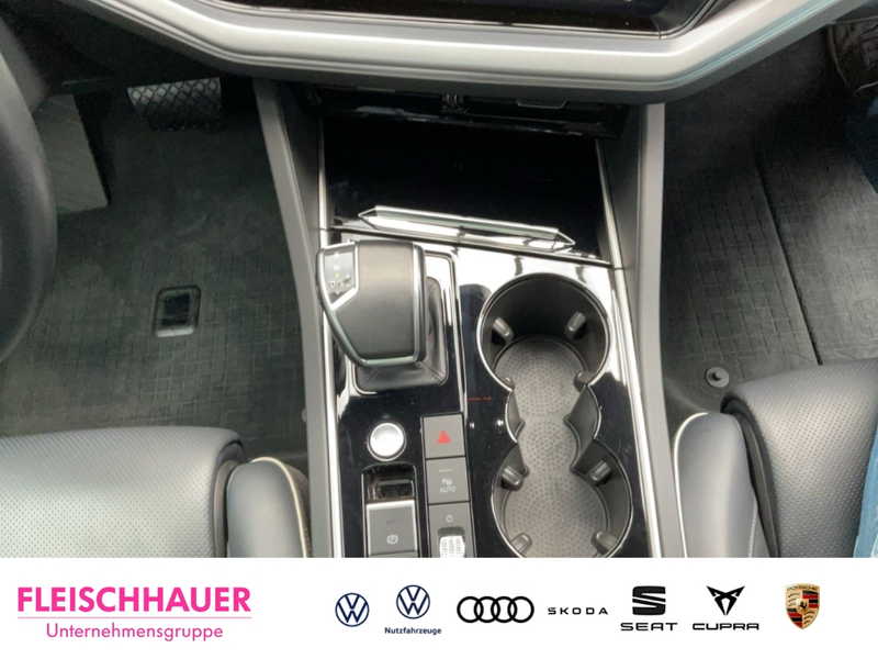 Volkswagen Touareg Elegance 4Motion 3.0 TSI DSG eHybrid HUD AHK-el. k — photo 14