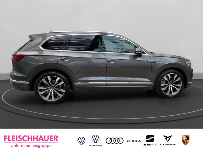 Volkswagen Touareg Elegance 4Motion 3.0 TSI DSG eHybrid HUD AHK-el. k — photo 3