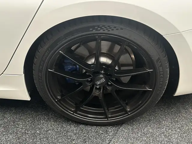 BMW 3 Series view 14