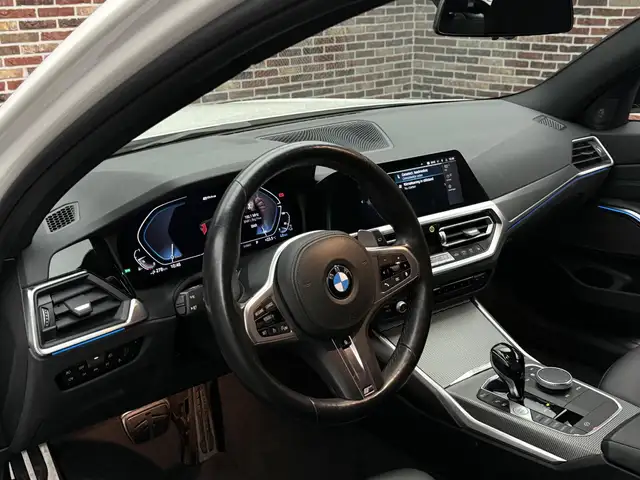BMW 3 Series view 3