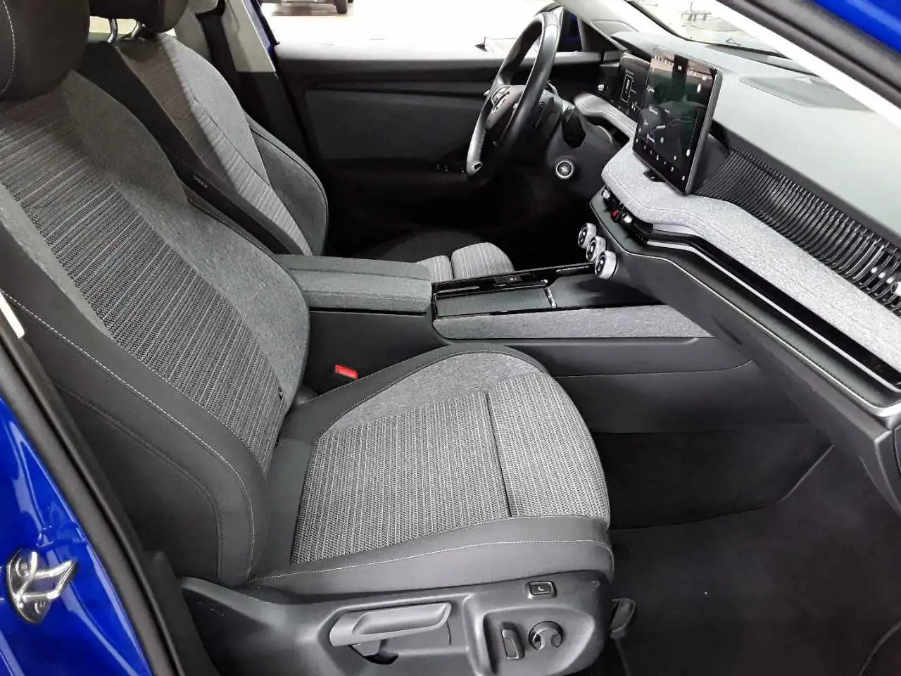 Skoda Superb Combi 2.0 TDI Selection PANO NAV, миниатюра 8