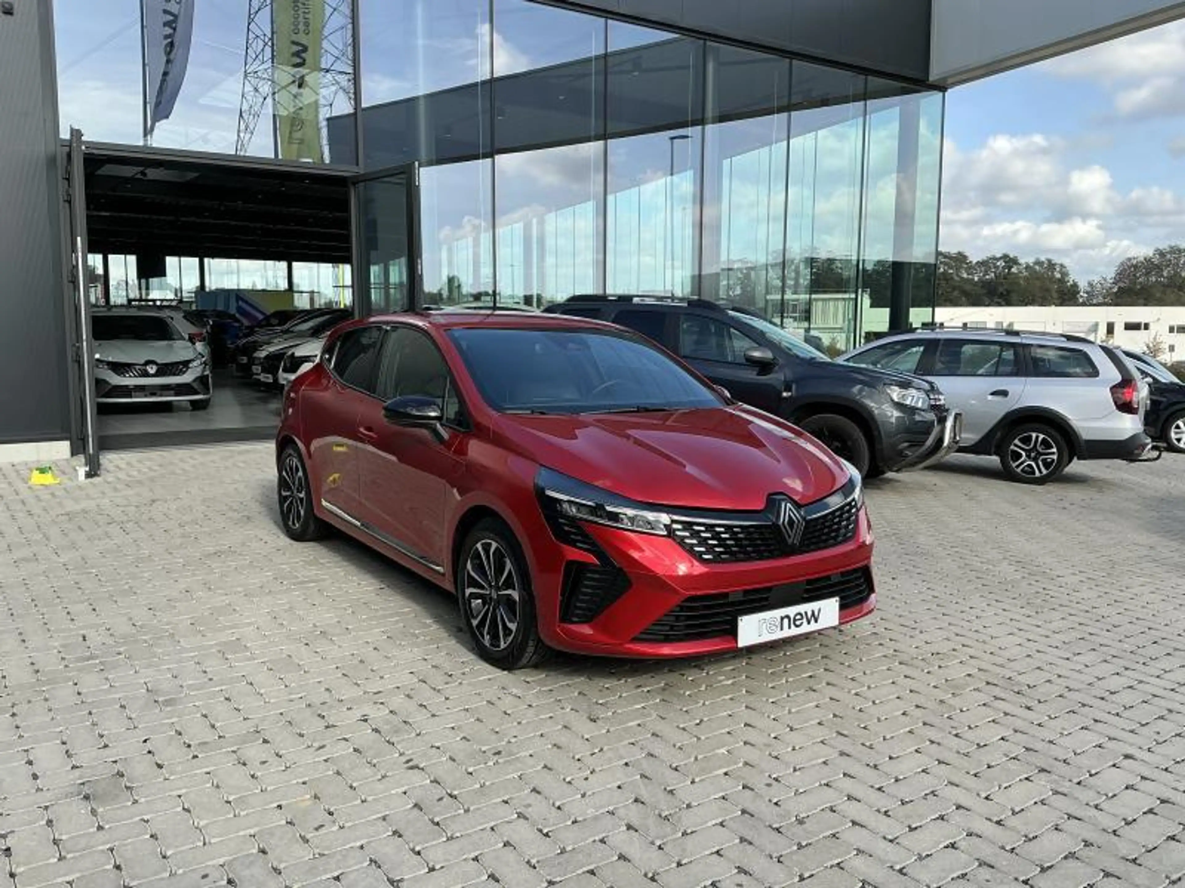 Renault Clio TECHNO E-TECH FULL HYBRIDE — photo 3