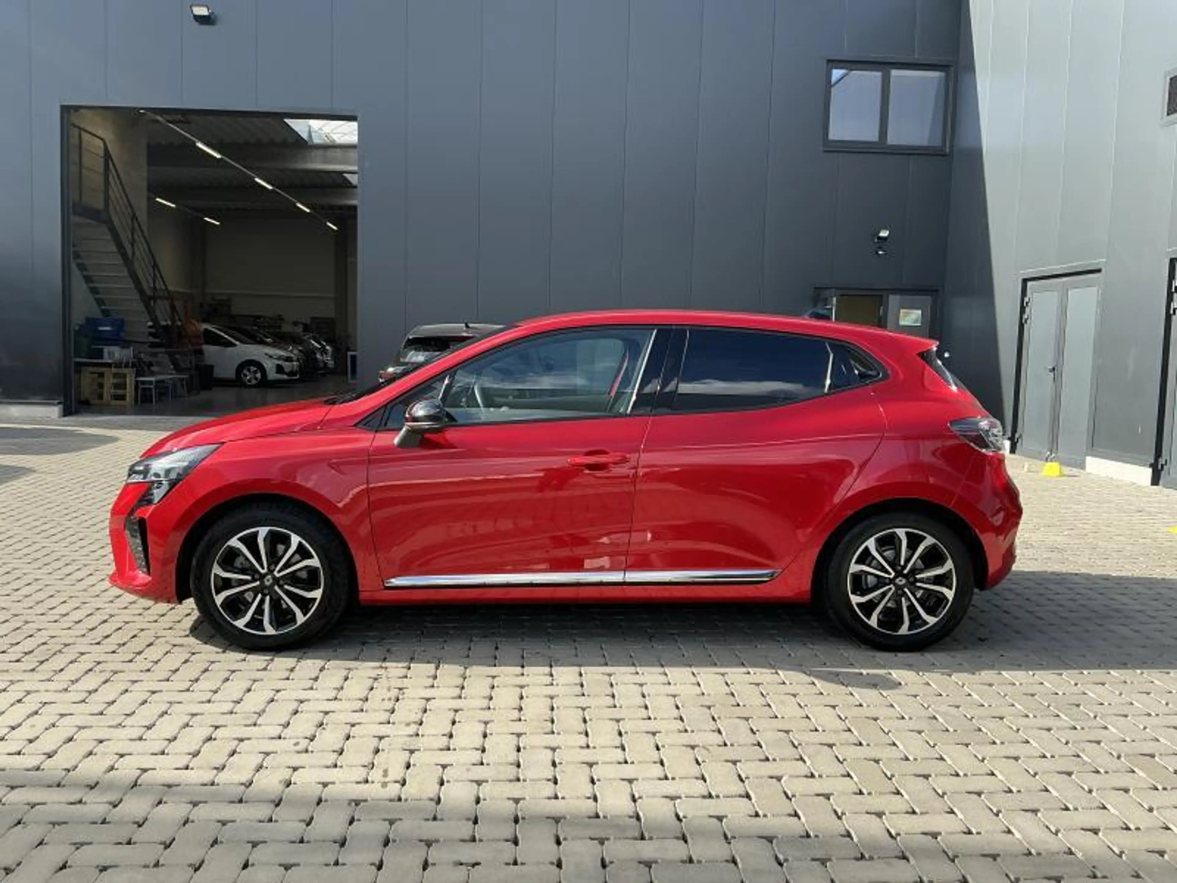 Renault Clio TECHNO E-TECH FULL HYBRIDE — photo 8
