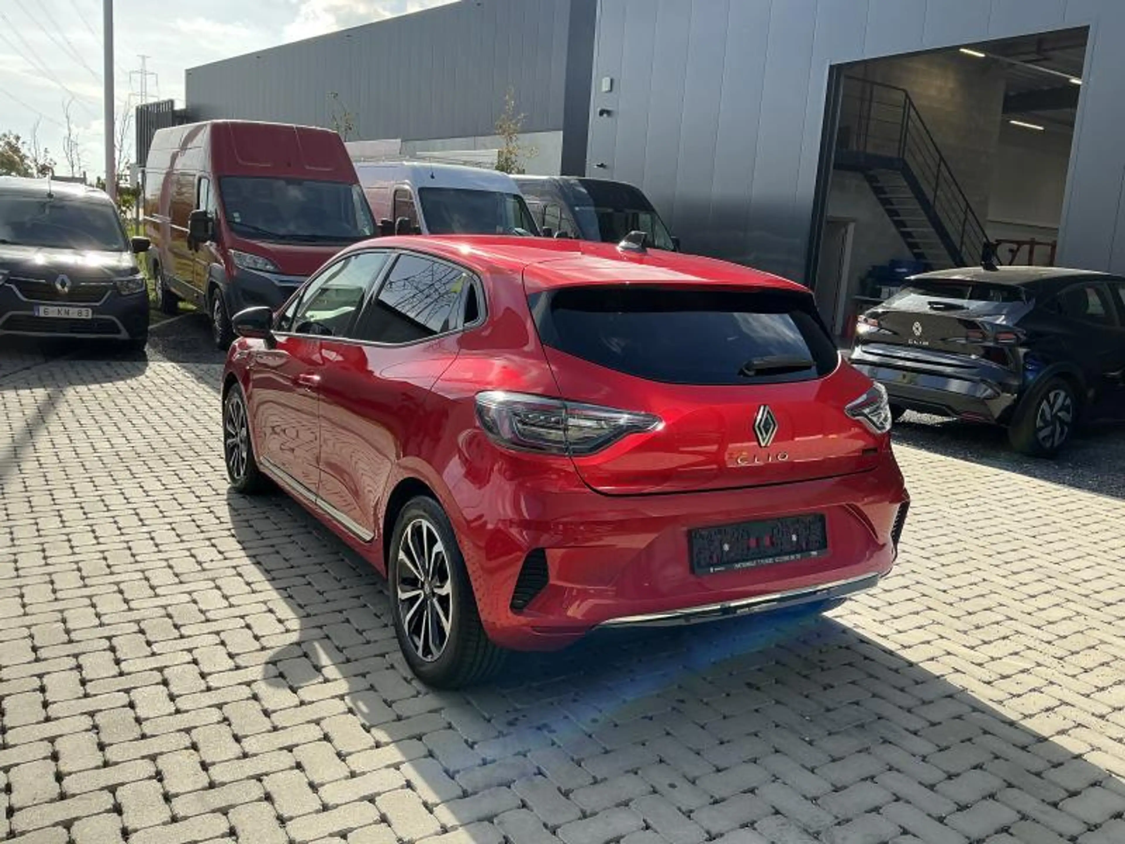 Renault Clio TECHNO E-TECH FULL HYBRIDE — photo 7