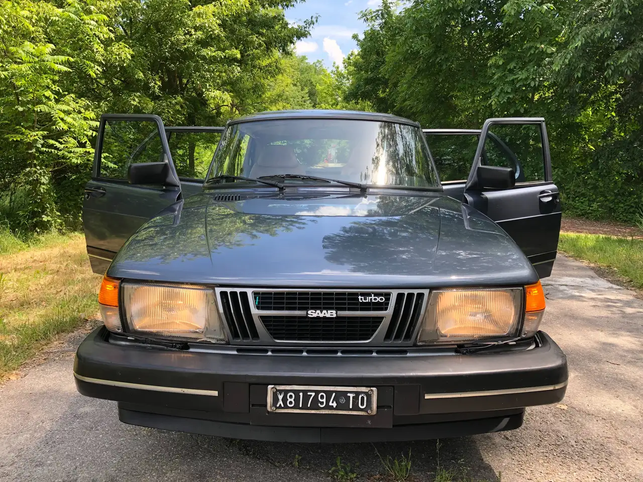 Saab 900