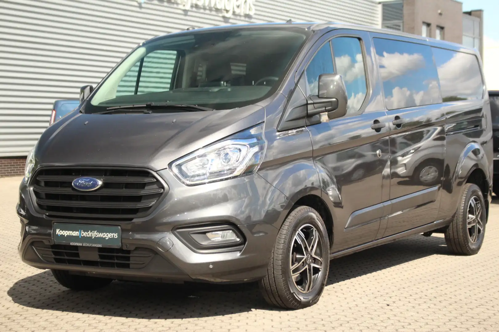 Ford Transit Custom 320 2.0TDCI 130pk L2H1 Trend DC | 6-Zits | L+R Zij Grau - 2
