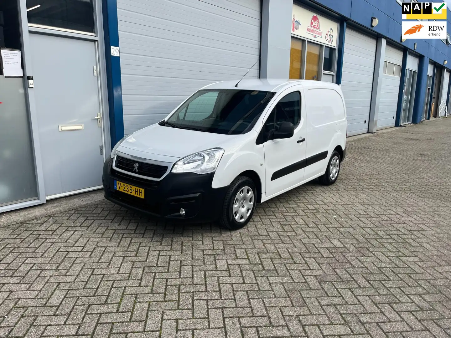 Peugeot Partner 120 1.6 BlueHDi 75 L1 Premium Wit - 1