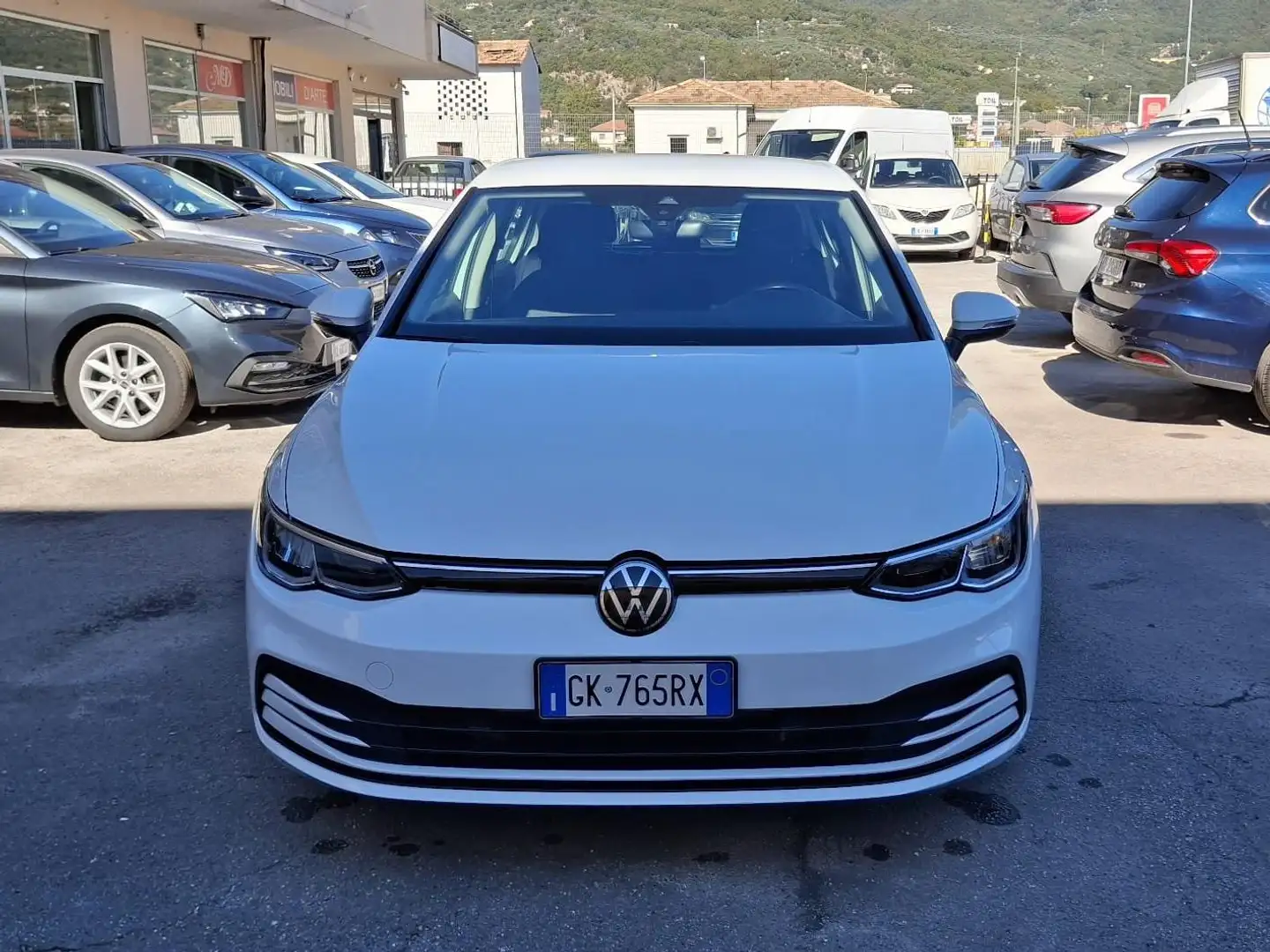Volkswagen Golf Golf VIII 2020 1.0 etsi evo Life 110cv dsg Bianco - 2