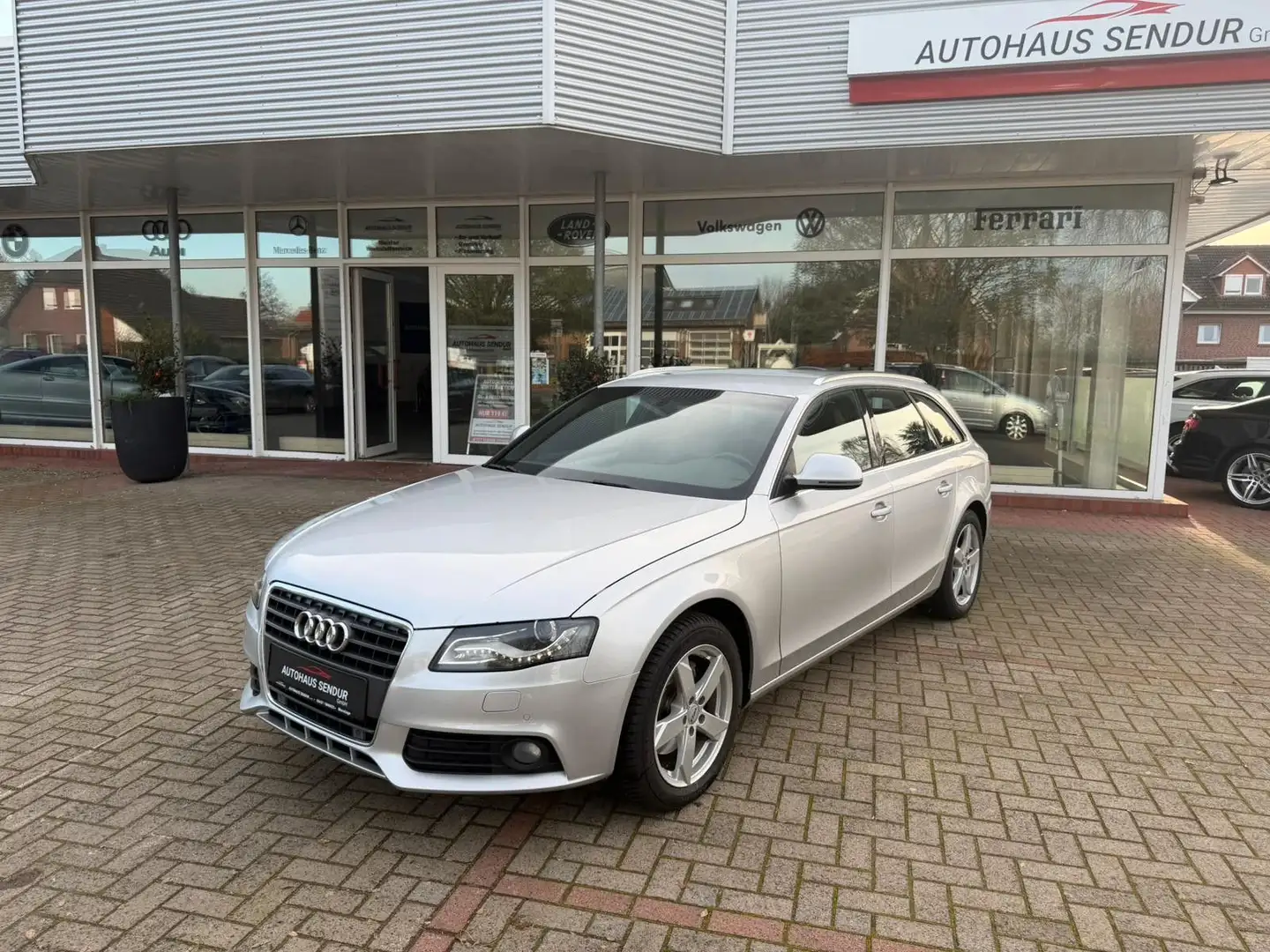 Audi A4 Avant Ambition *SERVICE NEU*NAVI*KLIMA Silber - 2