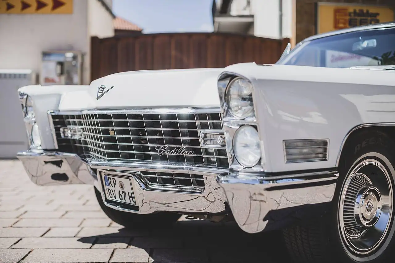 Cadillac Sedan de Ville Hardtop, foto 2