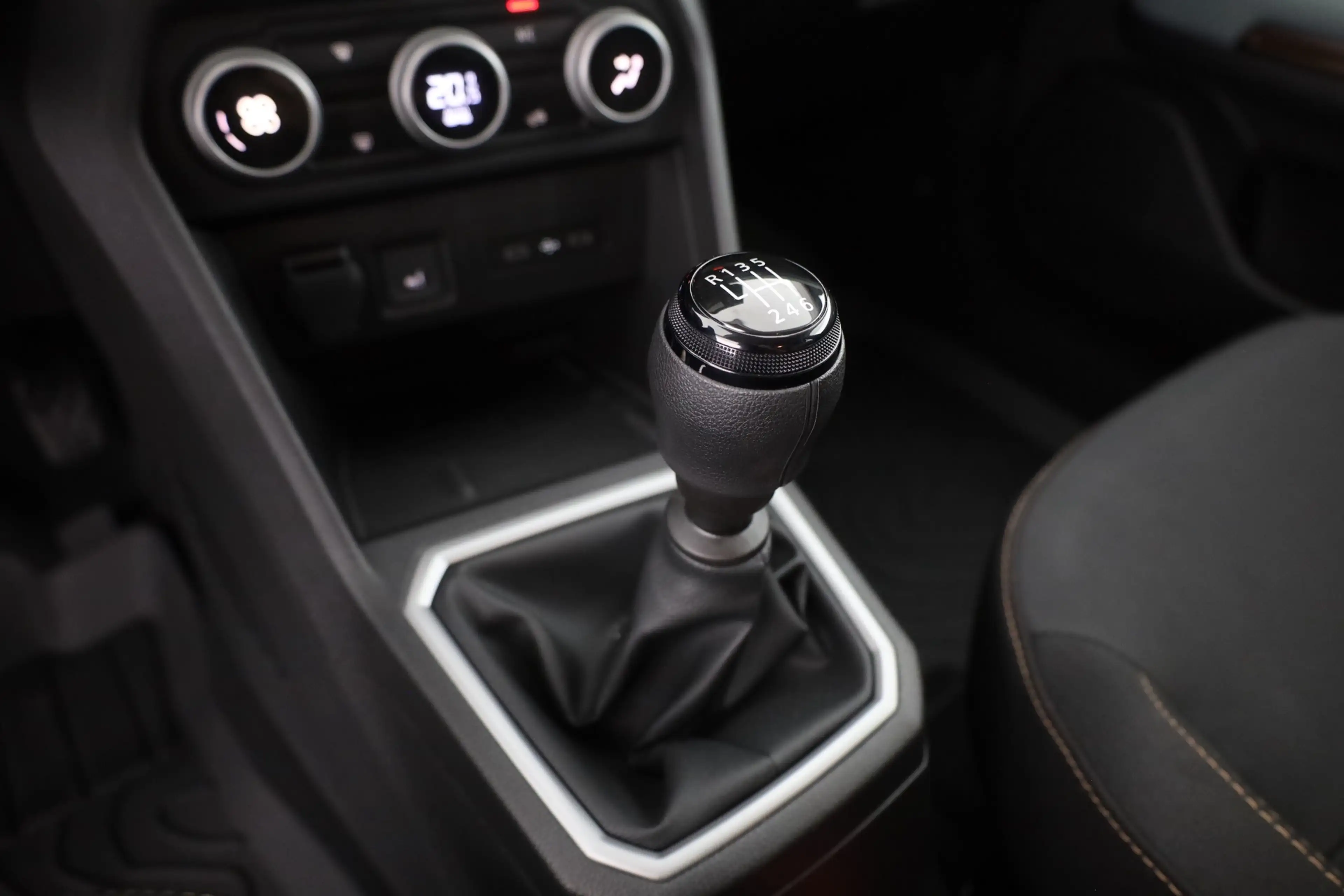 Dacia Jogger TCe 110 Extreme LED 7-Sitzer Kamera — photo 13