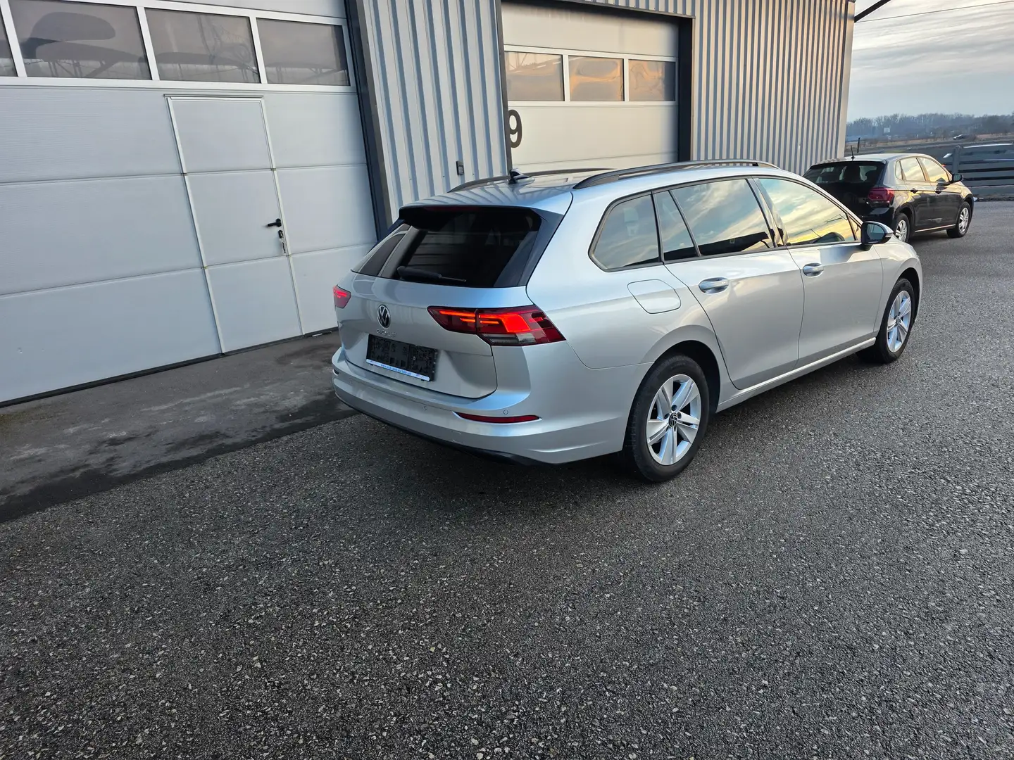 Volkswagen Golf Variant life Grau - 2