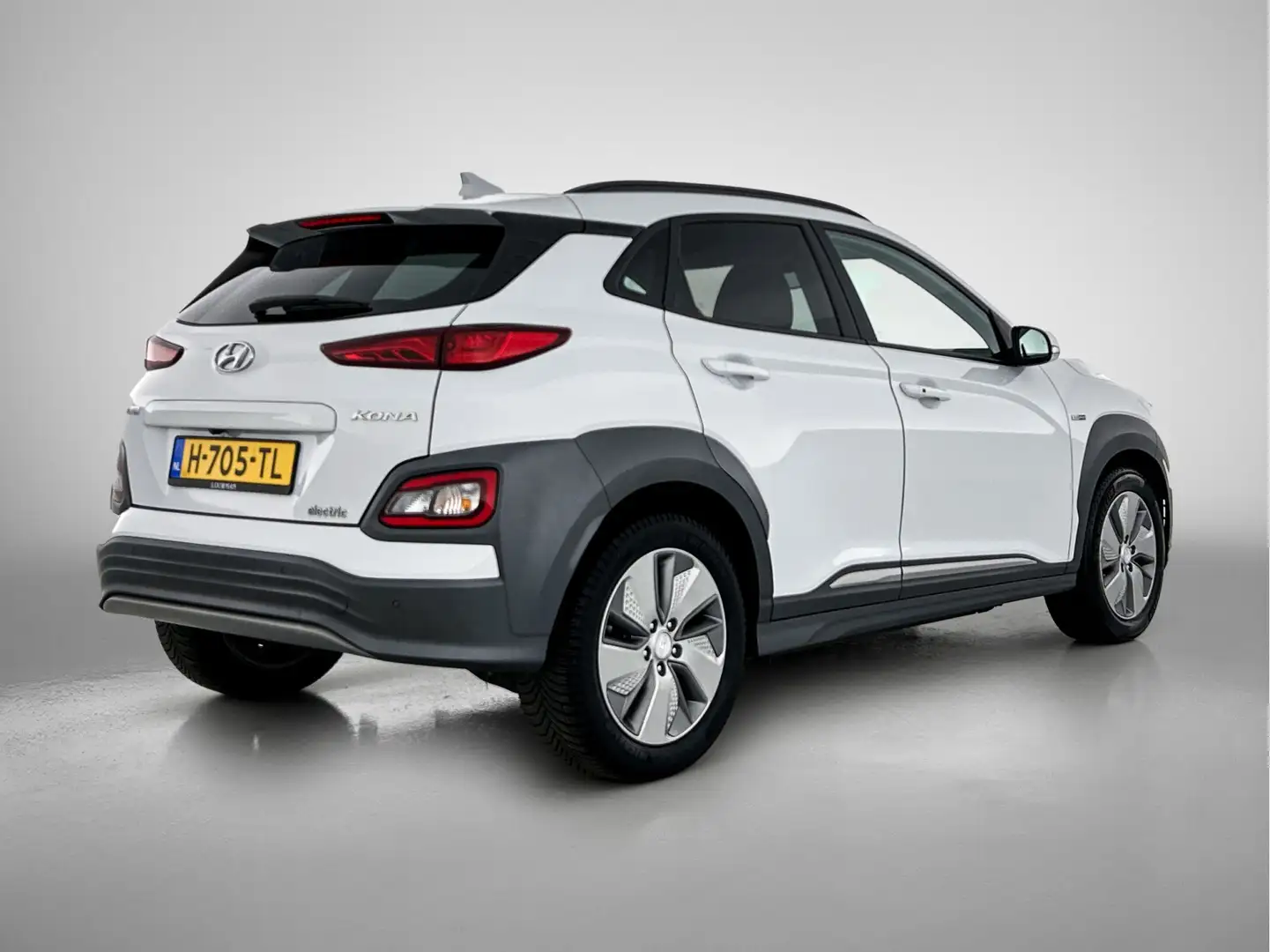 Hyundai KONA EV Premium 64 kWh | 3-Fase | Vol Leder | Elektrisc Wit - 2