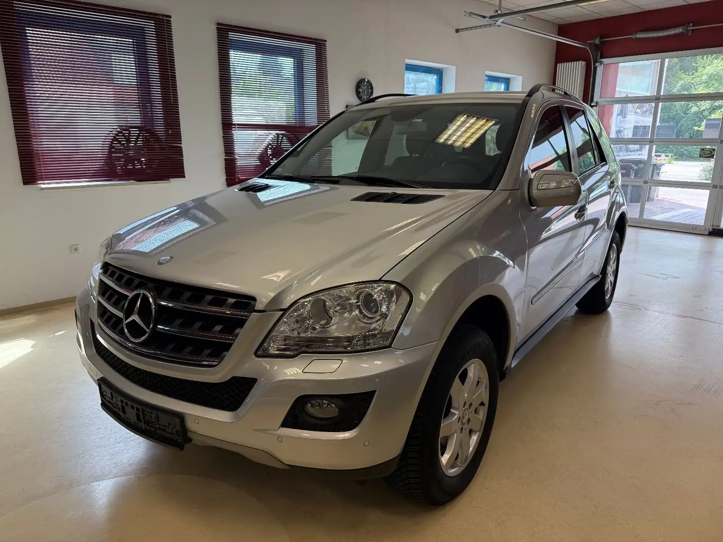 Mercedes-Benz ML 280 CDI V6 Navi,AHK 3.5T,Xenon,SHD,FACELIFT Silber - 1