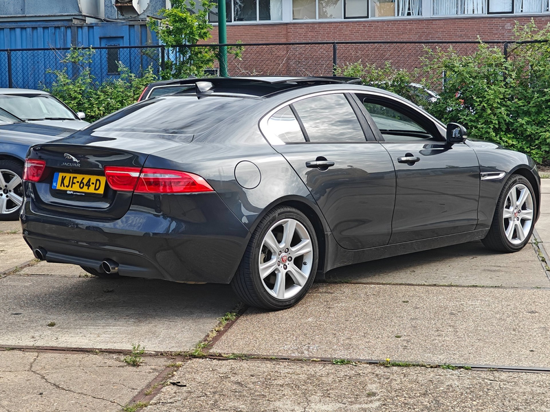 Jaguar XE 2.0 Turbo (240 pk) Prestige | Storm Grey | Panoram — photo 4