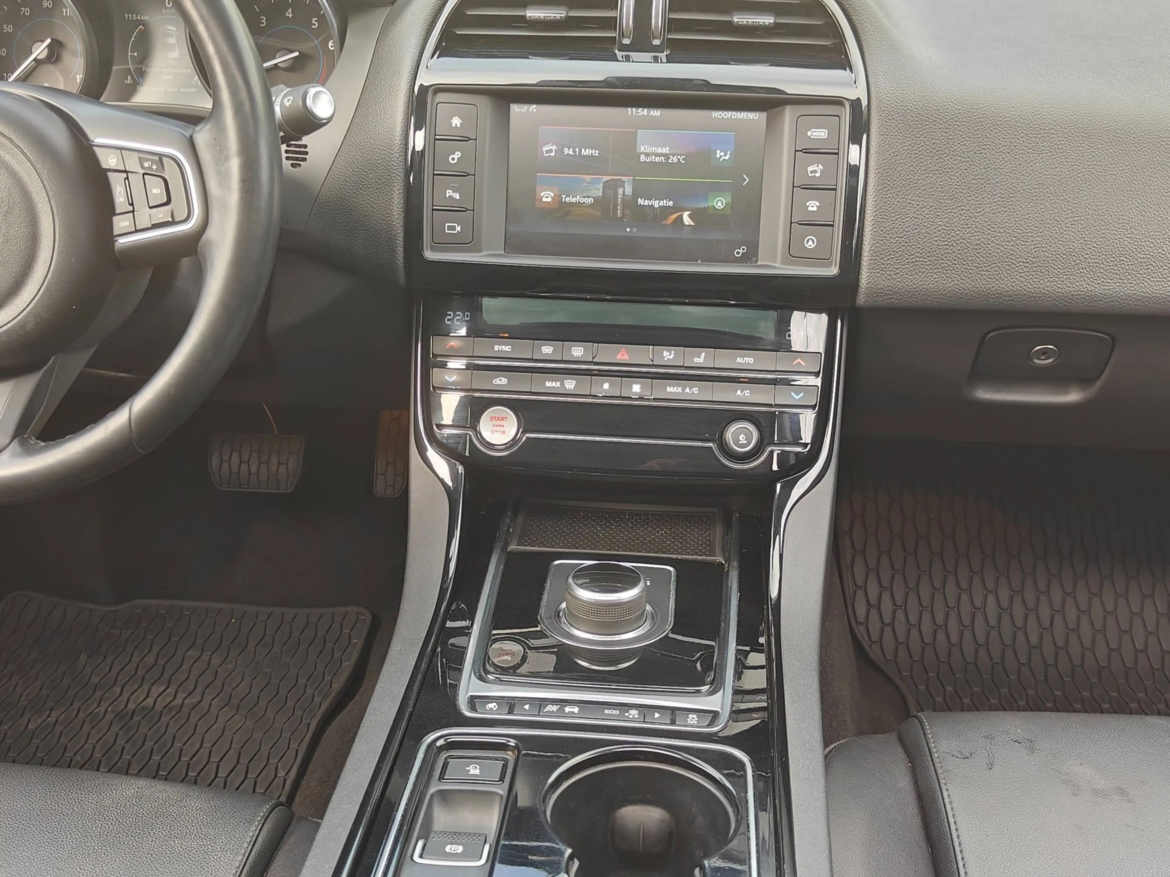 Jaguar XE 2.0 Turbo (240 pk) Prestige | Storm Grey | Panoram — photo 14