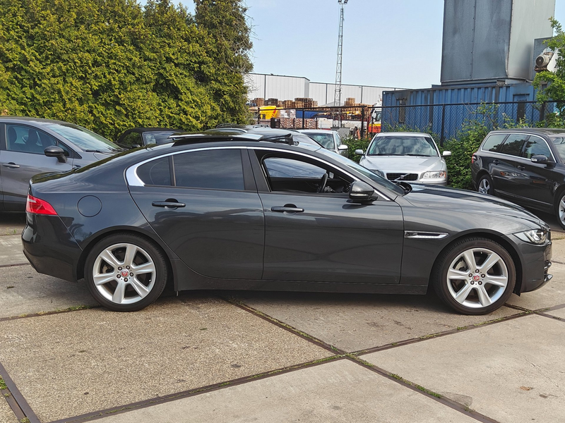 Jaguar XE 2.0 Turbo (240 pk) Prestige | Storm Grey | Panoram — photo 3