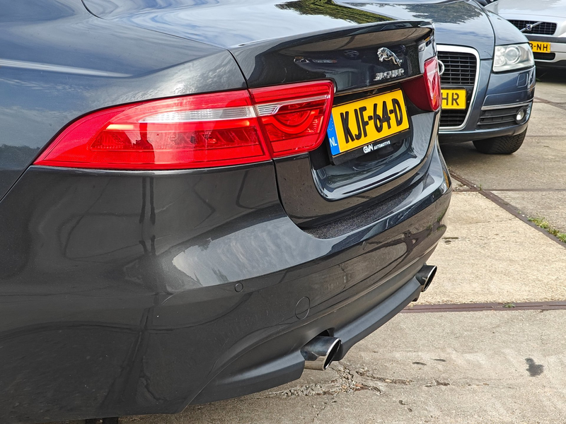 Jaguar XE 2.0 Turbo (240 pk) Prestige | Storm Grey | Panoram — photo 9