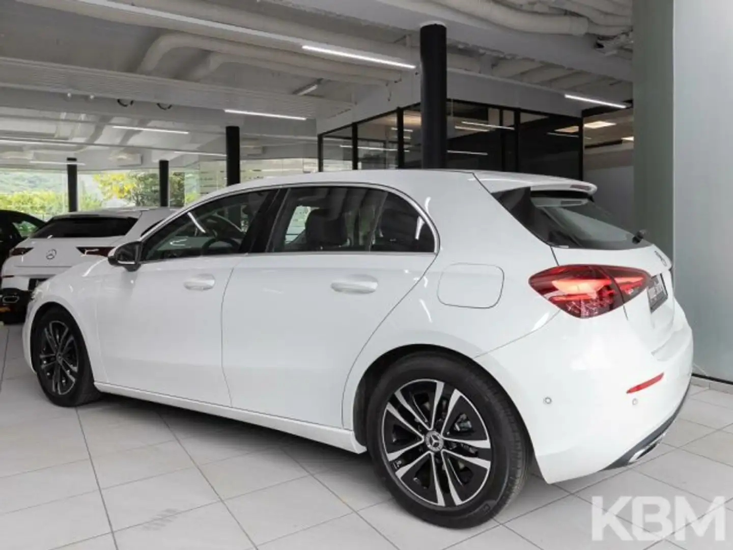 Mercedes-Benz A 180 A 180 PROGRESSIVE ADV°FAHRASSISTENZ-P°VOLLDIGI° Weiß - 2