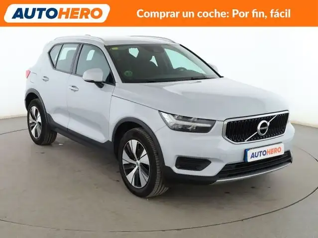 Volvo XC40 view 8