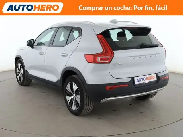 Volvo XC40 view 4