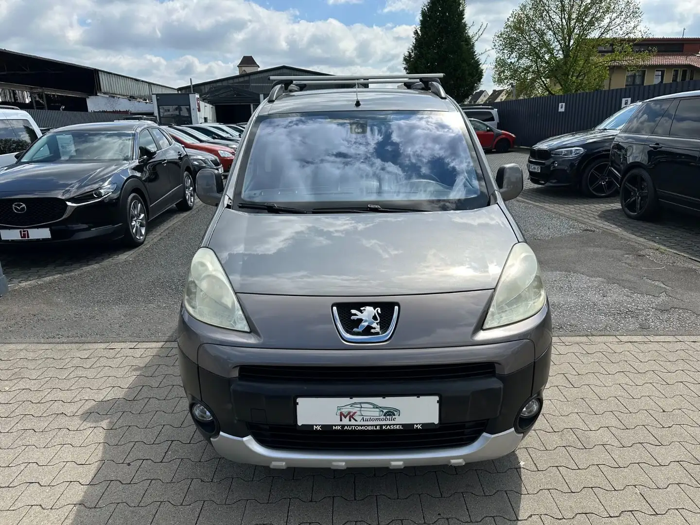 Peugeot Partner Tendance Klimaautomatik/ PDC/ AHK Grau - 2
