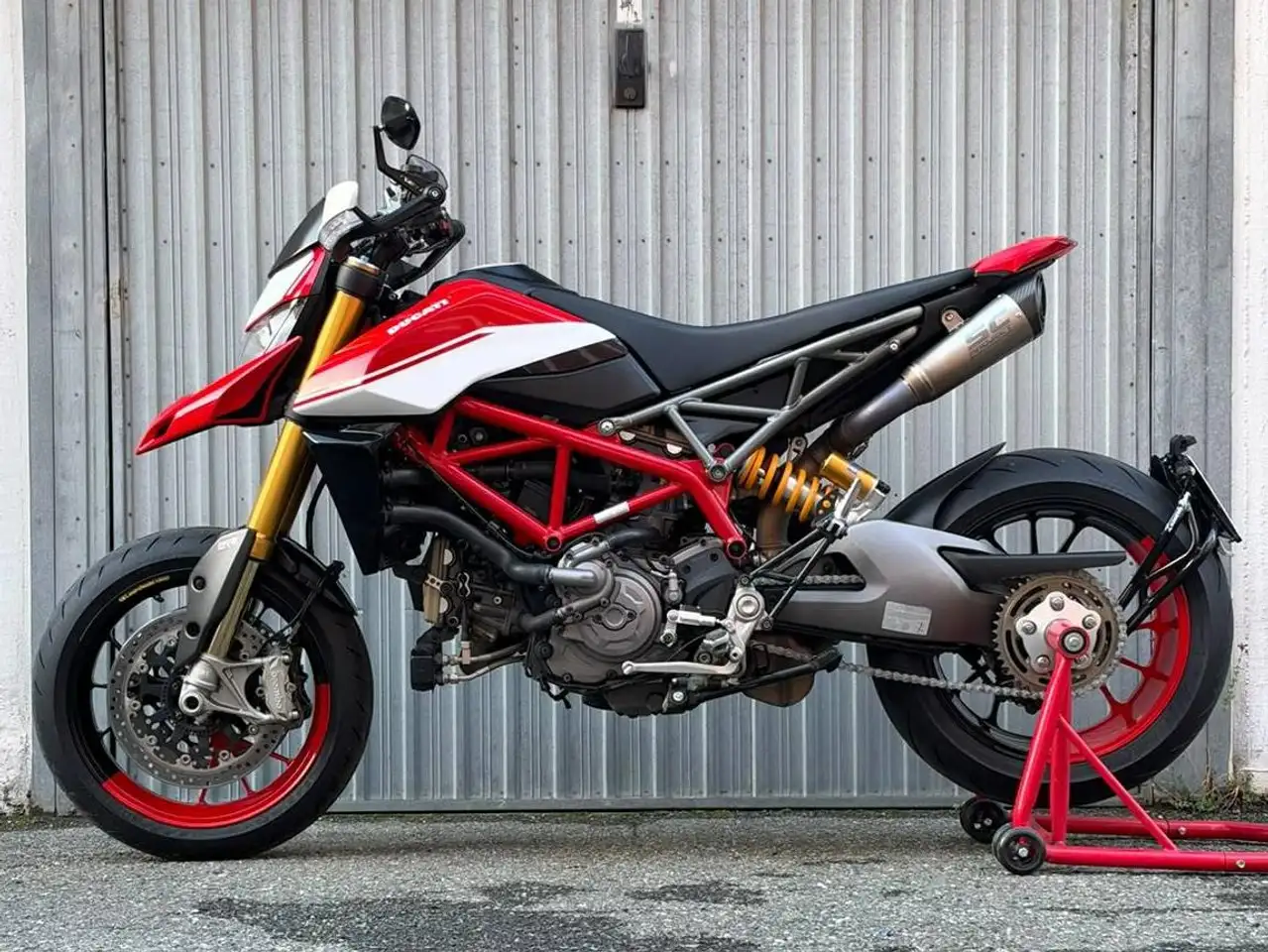 Ducati Hypermotard 950