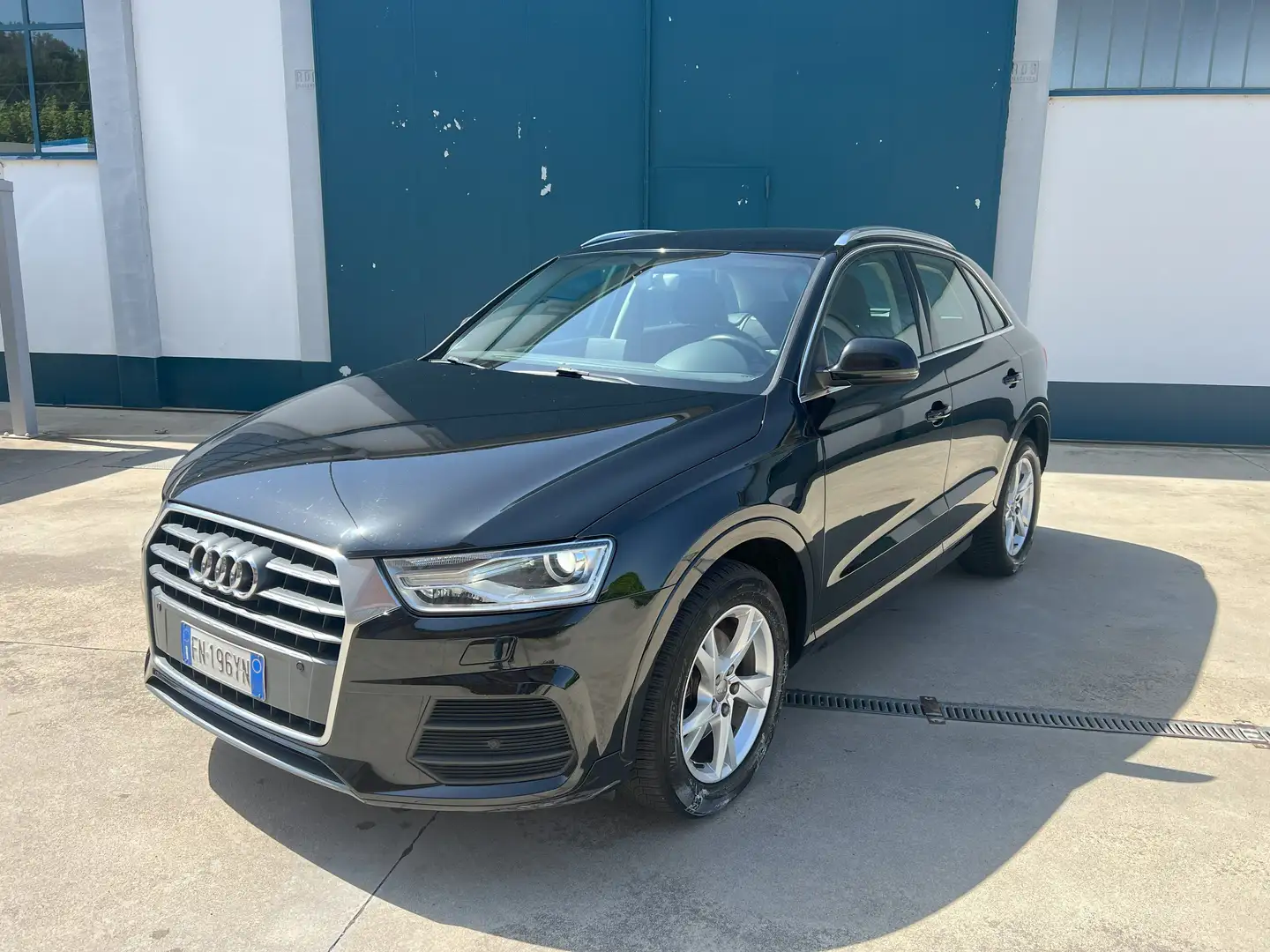 Audi Q3 2.0 TDI 150 CV SPORT Noir - 1