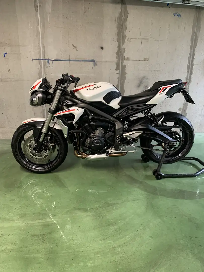 Triumph Street Triple S - 1