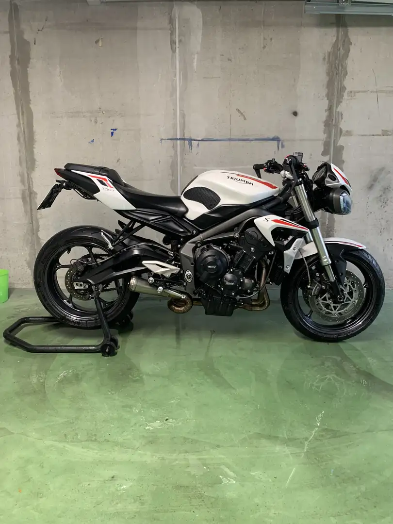 Triumph Street Triple S - 2