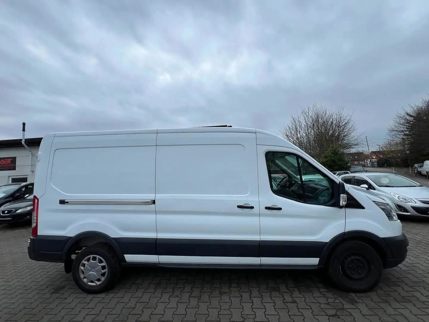 Ford Transit 350 L3H2 2.0TDCI FWD Kasten, Klima, PDC Blanco - 2