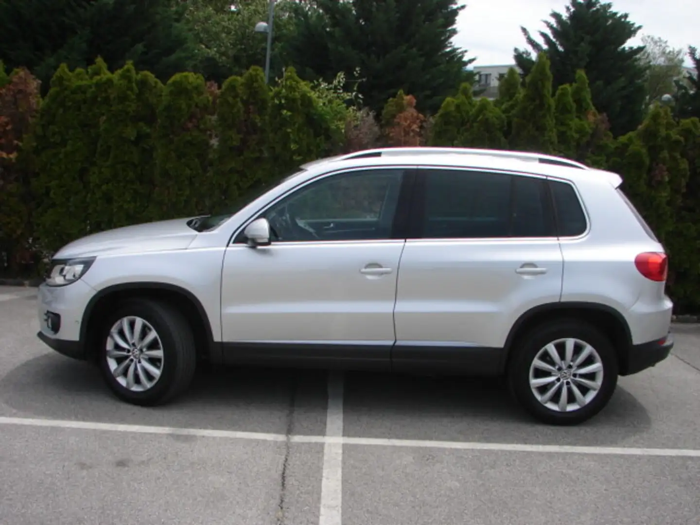 Volkswagen Tiguan 2,0 TDI BMT 4Motion Sport&Style DPF DSG Silber - 2