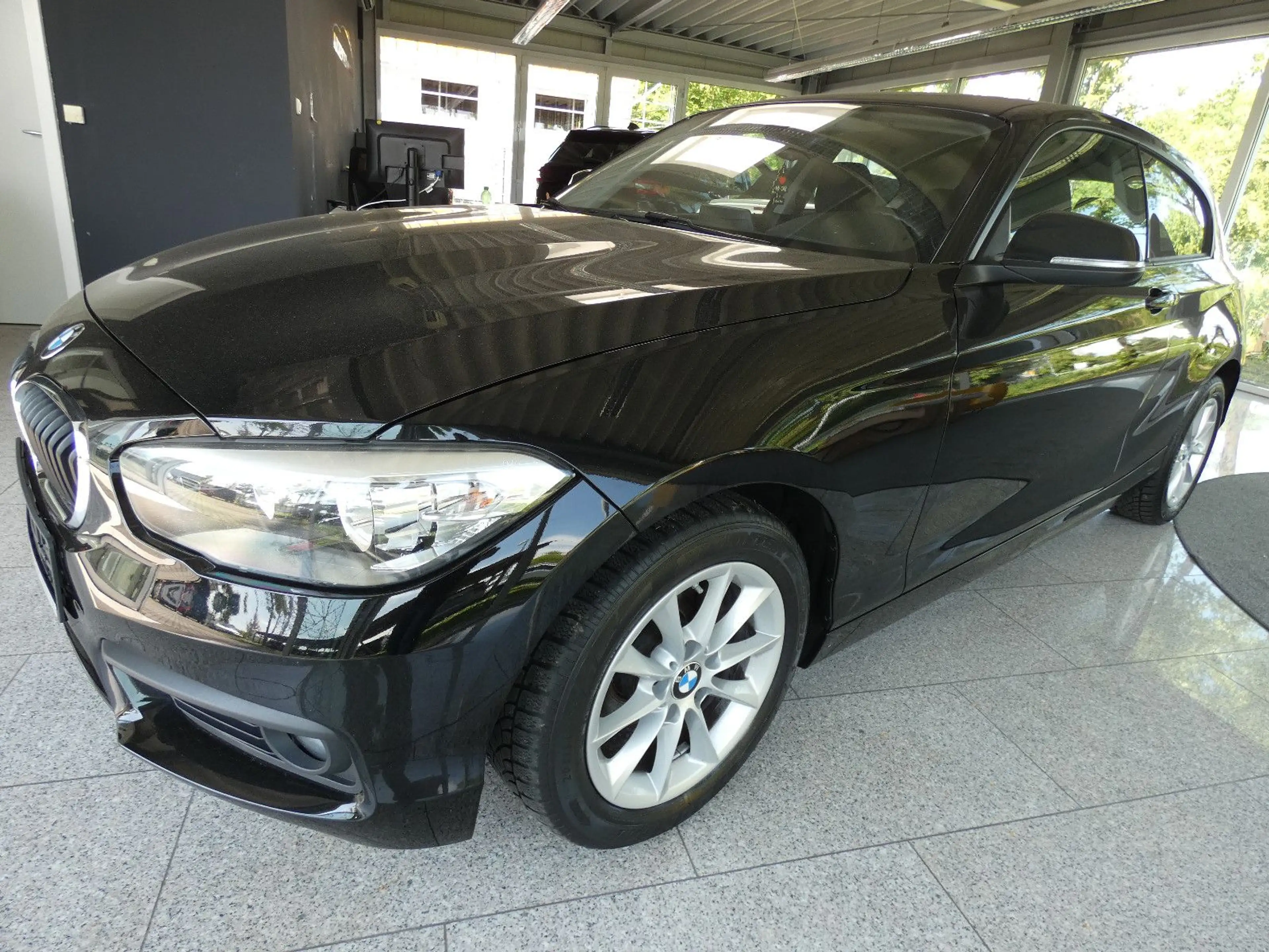 BMW 116 1 Limousine 3-trg. 116 i Advantage — photo 3