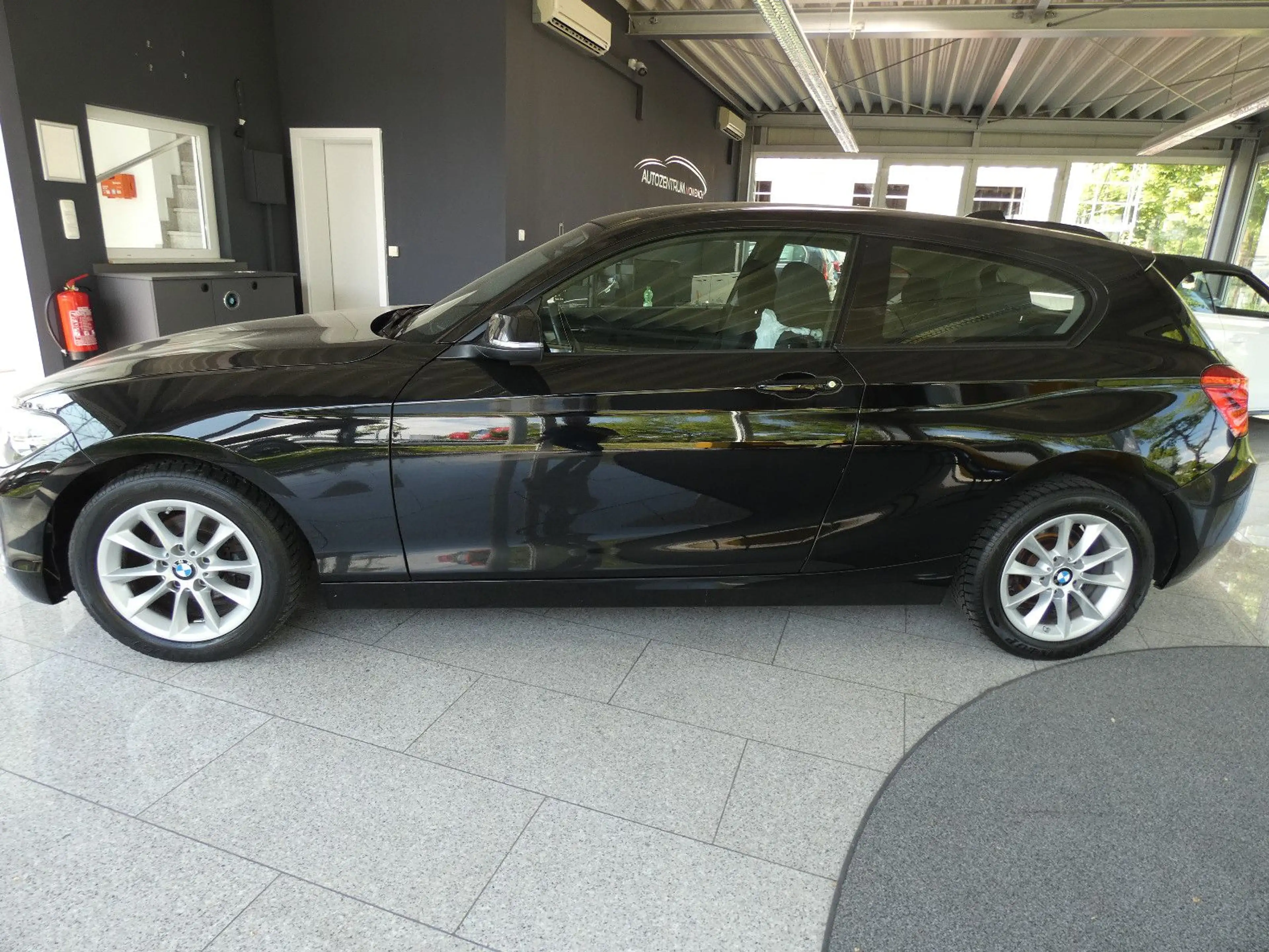 BMW 116 1 Limousine 3-trg. 116 i Advantage — photo 4