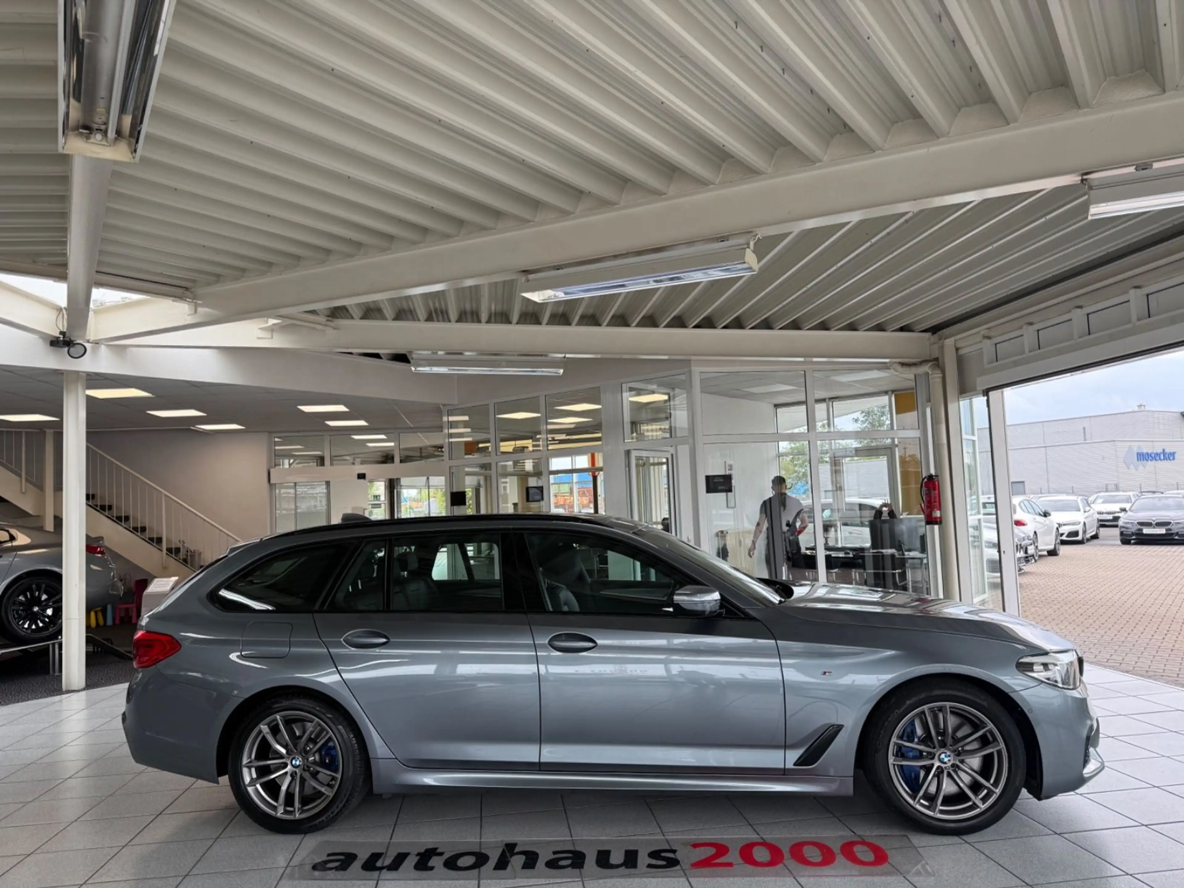 BMW 540 i Touring xDrive M Sportpaket AUT./LED/HUD — photo 2