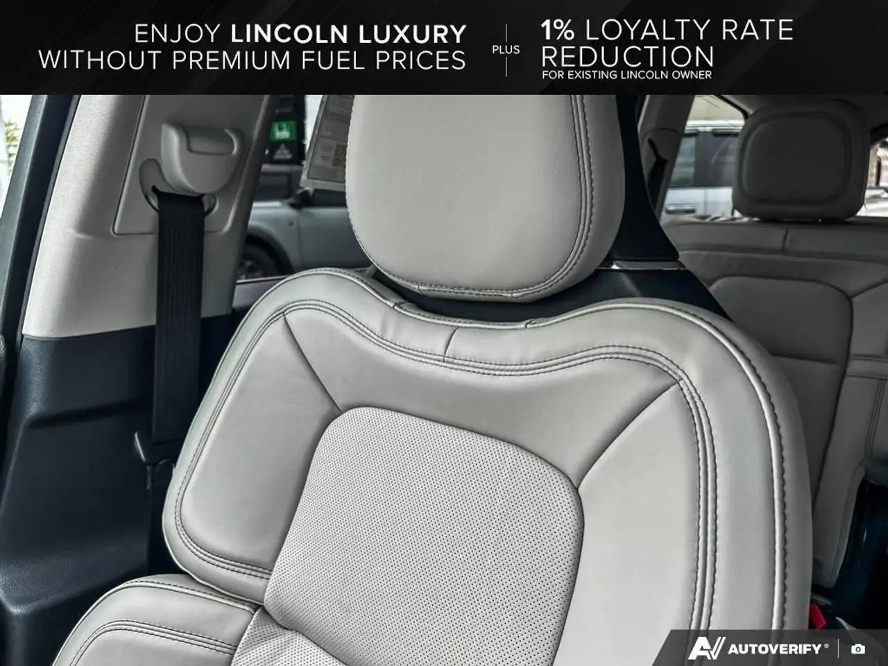 Lincoln Aviator снимка Lincoln Aviator