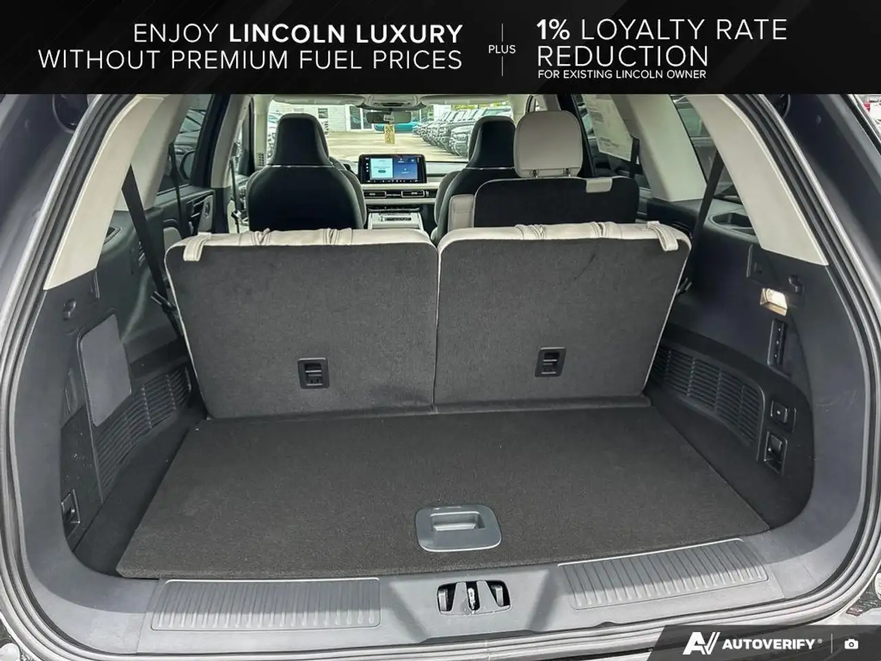 Lincoln Aviator снимка Lincoln Aviator