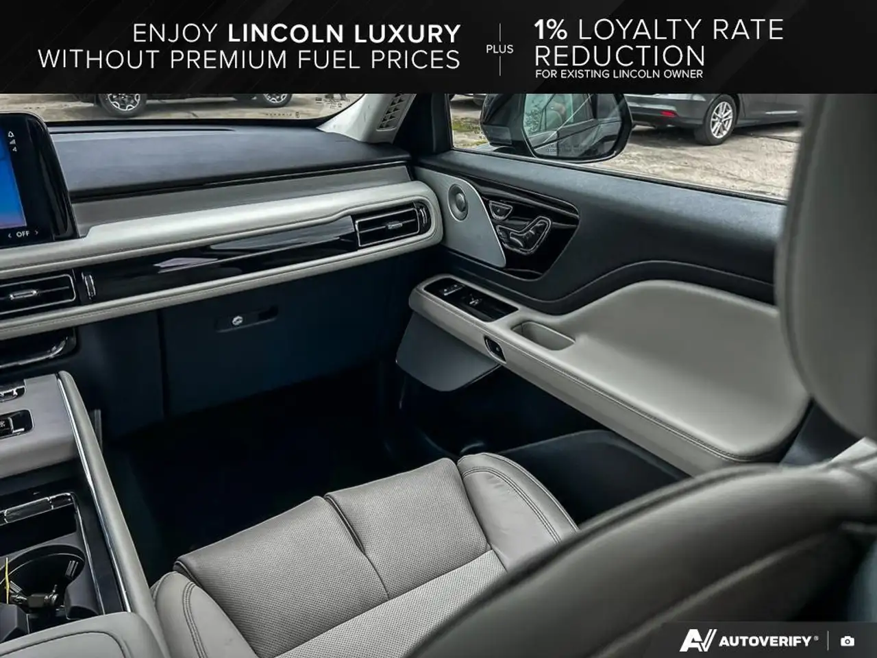 Lincoln Aviator снимка Lincoln Aviator
