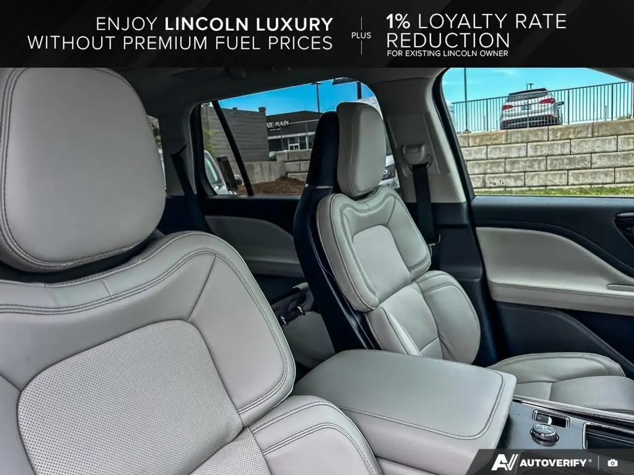 Lincoln Aviator снимка Lincoln Aviator