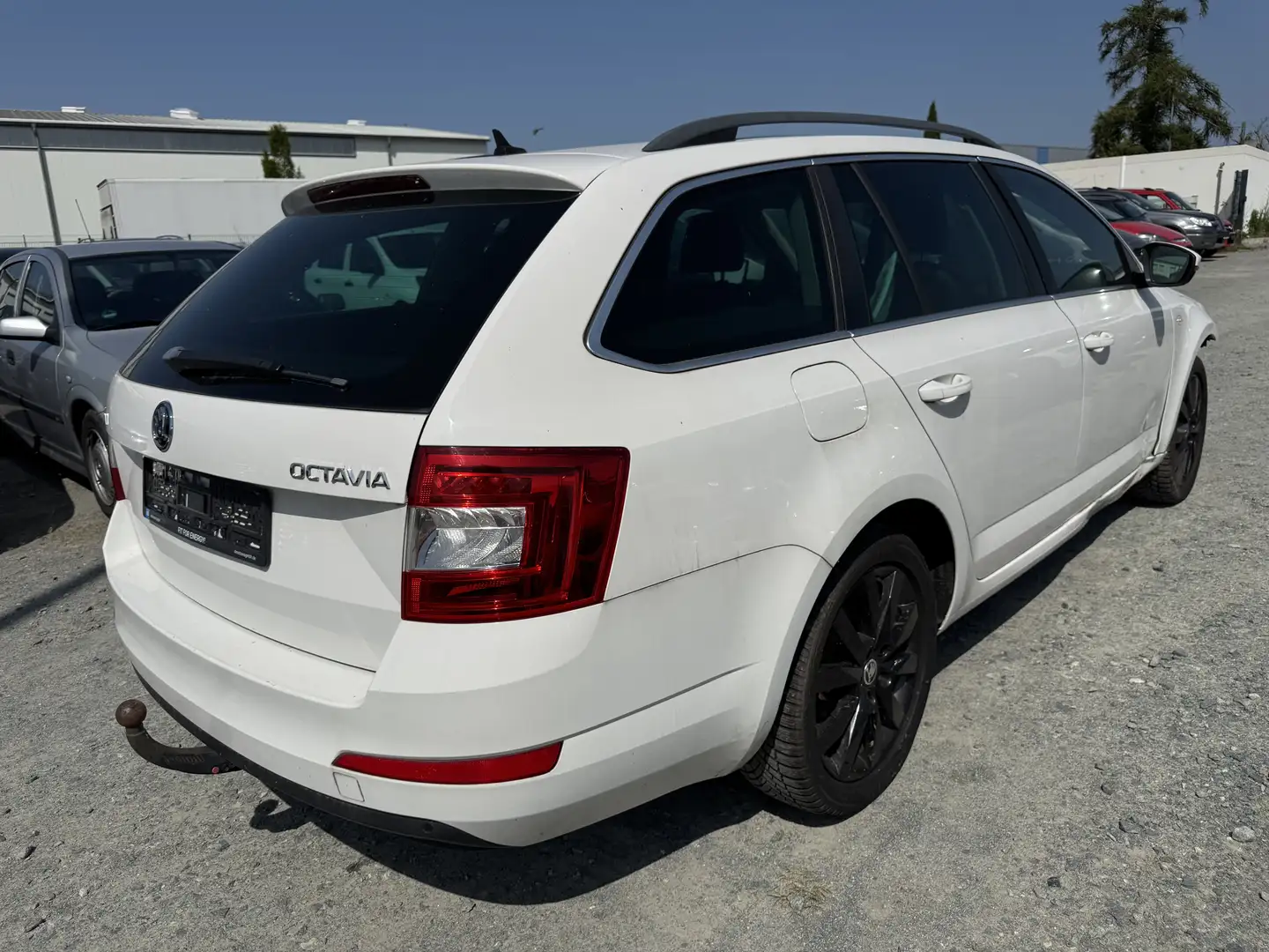 Skoda Octavia L 1.8 AUTOMATIK NAVI TEMP BC EL.HECKKLAPPE PANO ZV Wit - 2