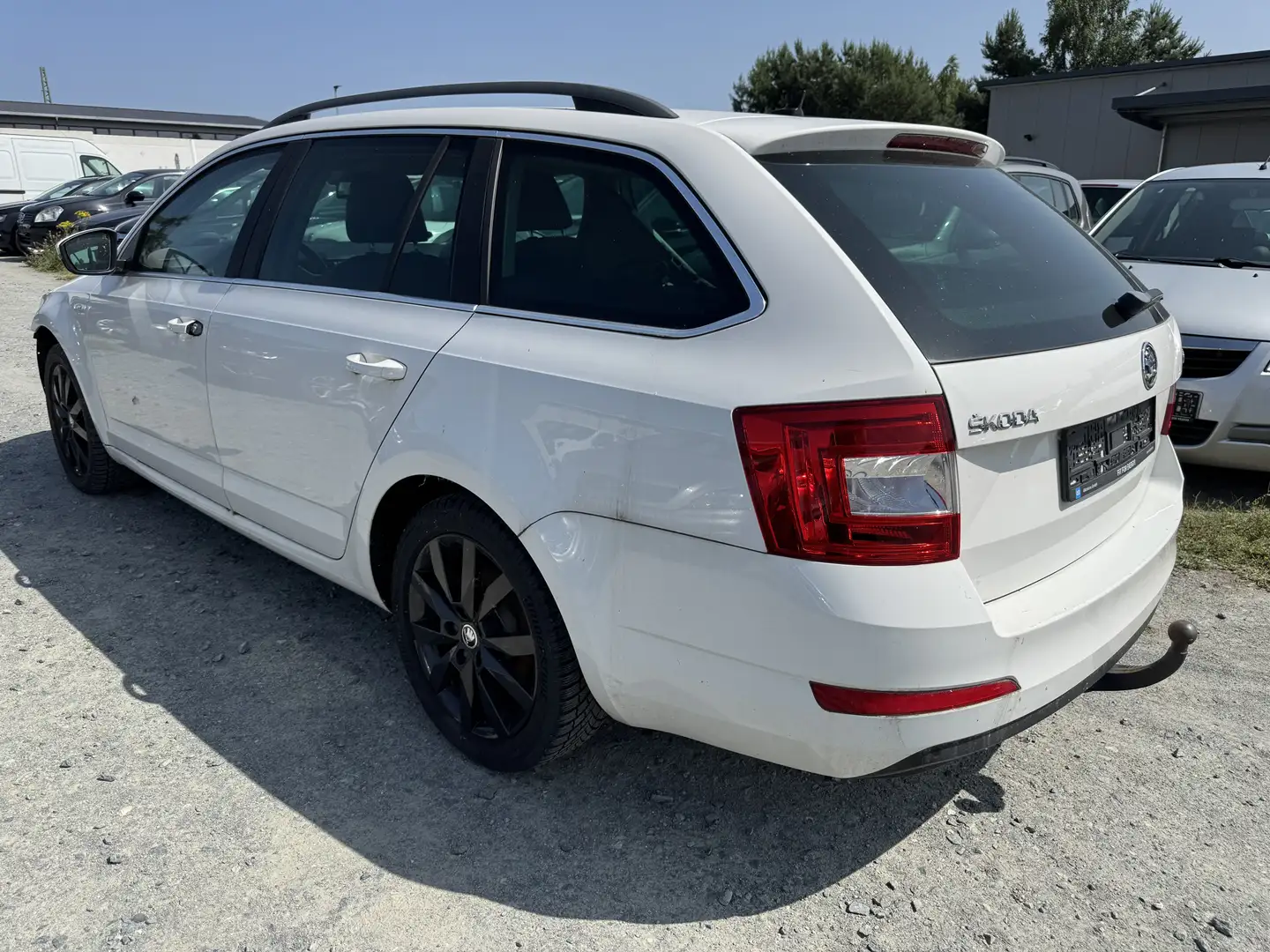 Skoda Octavia L 1.8 AUTOMATIK NAVI TEMP BC EL.HECKKLAPPE PANO ZV Wit - 1