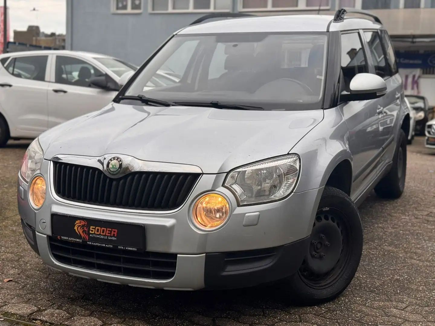 Skoda Yeti Basis*175TKM*2.HAND*SITZHZG*KLIMA* Plateado - 1