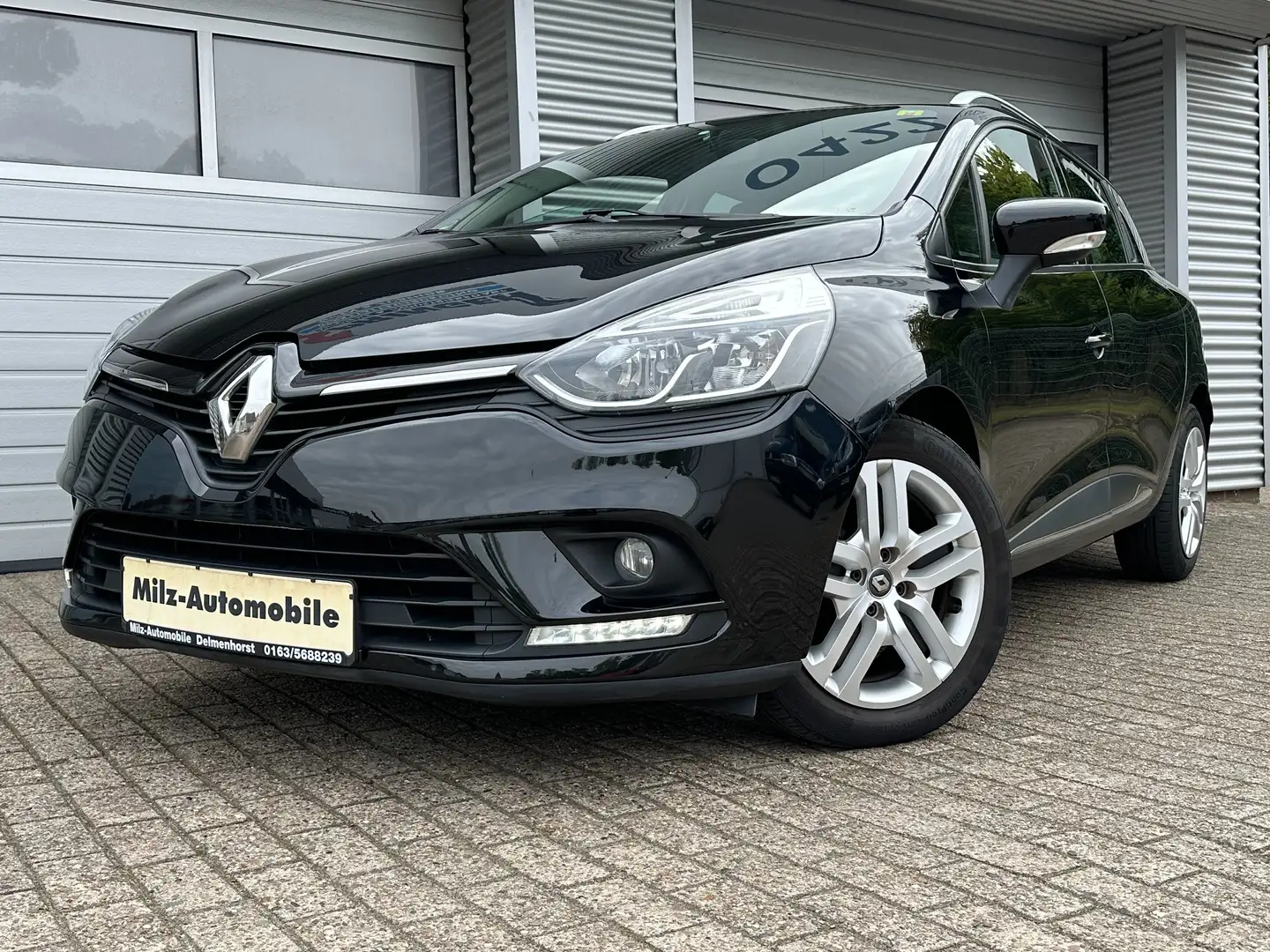 Renault Clio Expression Schwarz - 1