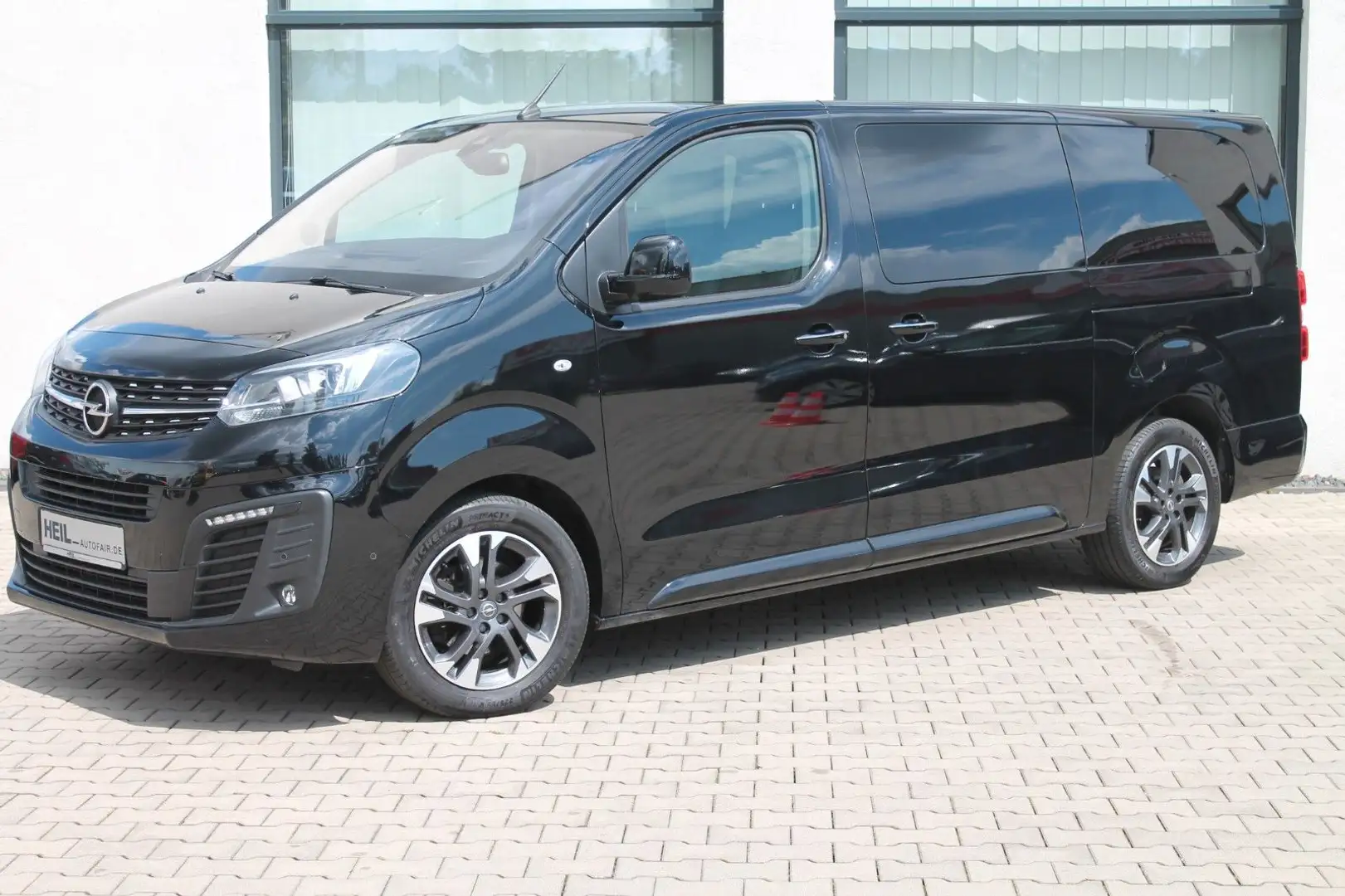 Opel Zafira Life Tourer L*NAVI*LEDER*KAMERA*7 SITZE* Noir - 1