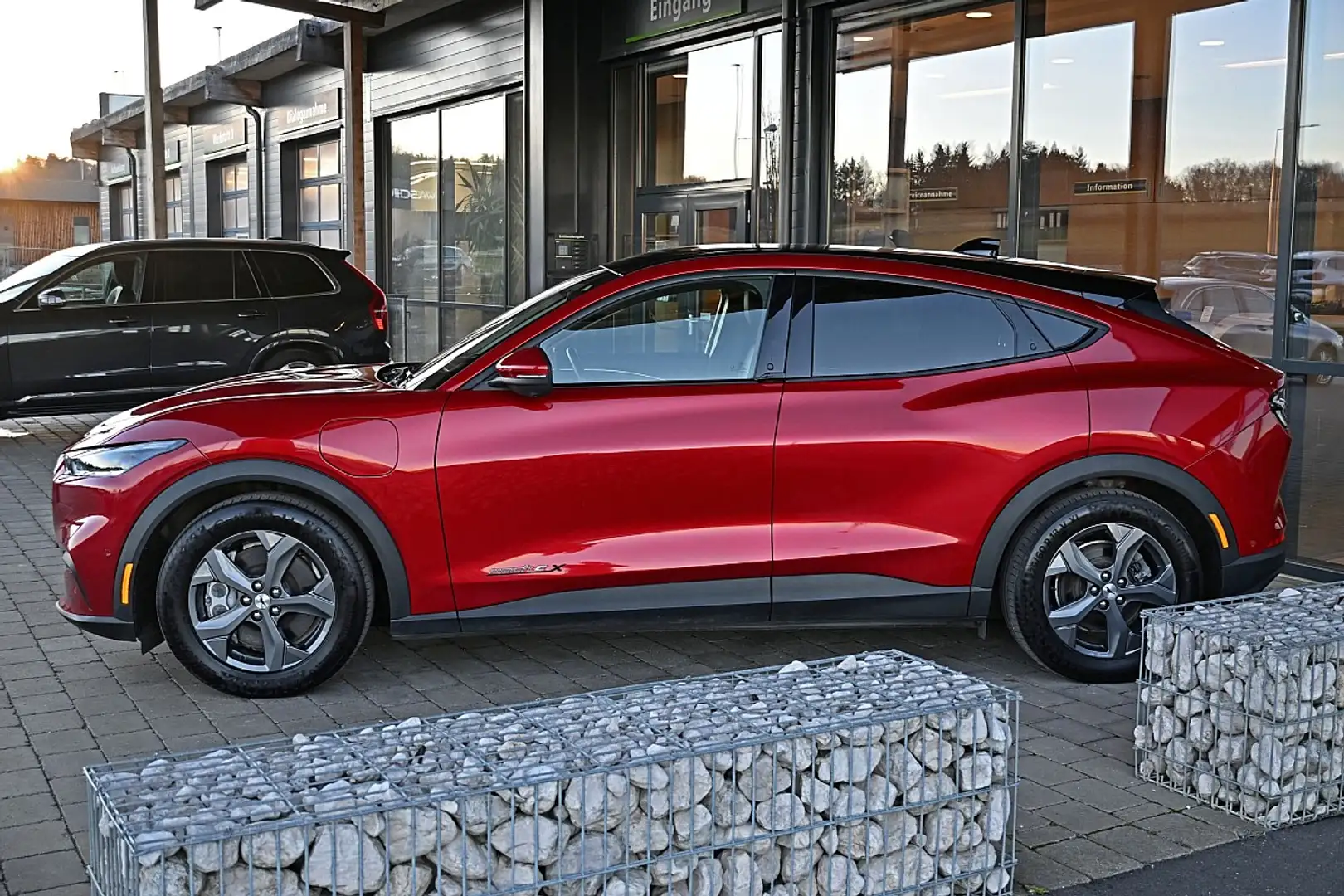 Ford Mustang Mach-E Elektro Extended Range ACC, B&O Sound, LED, Nav... Rouge - 2